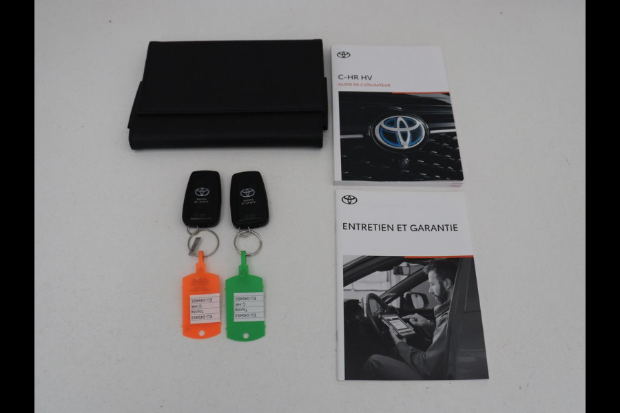 Toyota C-HR 2.0 Hybrid Dynamic | Stoelverwarming | Adaptive cruise | Camera | Carplay | Navigatie | Climate control | Bluetooth
