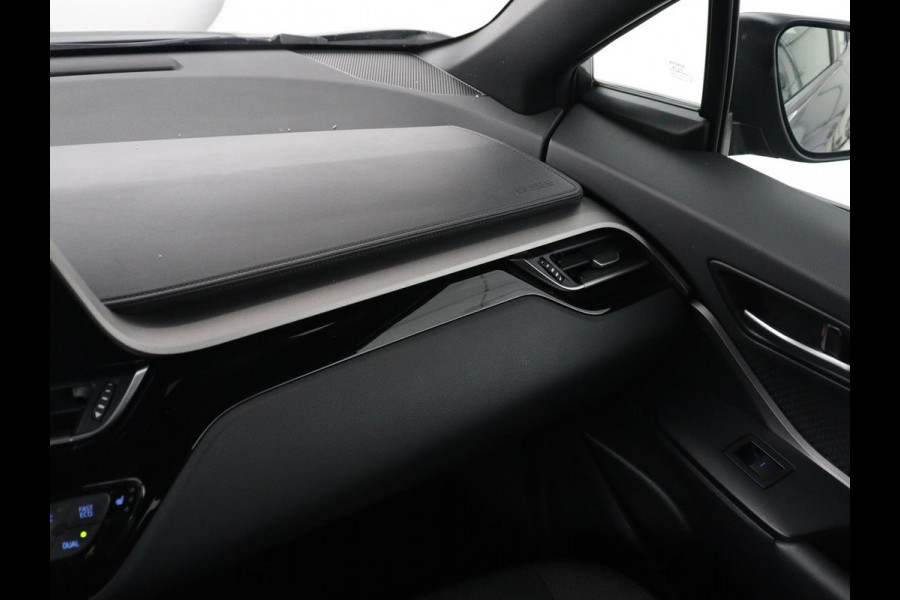 Toyota C-HR 2.0 Hybrid Dynamic | Stoelverwarming | Adaptive cruise | Camera | Carplay | Navigatie | Climate control | Bluetooth