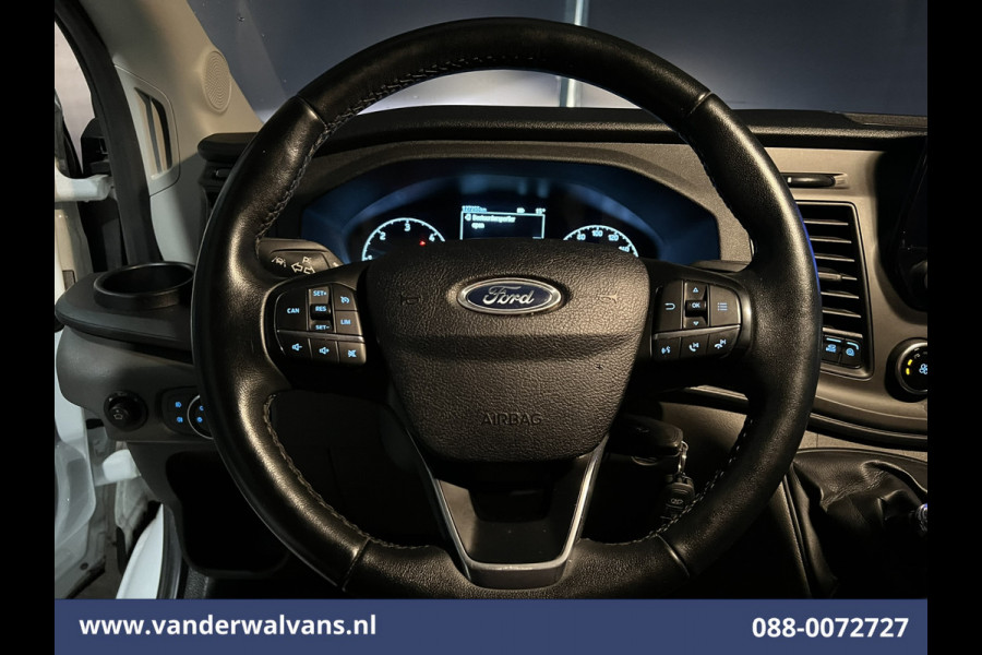 Ford Transit 2.0 TDCI 131pk L3H2 Euro6 Airco | Camera | Navigatie | Apple Carplay | LED | Cruisecontrol Parkeersensoren, Stoelverwarming, Verwarmde voorruit, Bijrijdersbank, 2500kg trekvermogen
