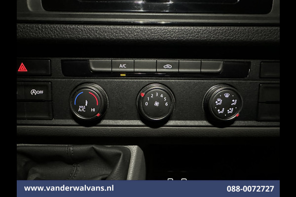 Volkswagen Crafter 2.0 TDI 141pk L3H3 L2H2 Euro6 Airco | Camera | Apple Carplay | Android Auto | Cruisecontrol | Massagestoel Chauffeursstoel, 2800kg trekvermogen