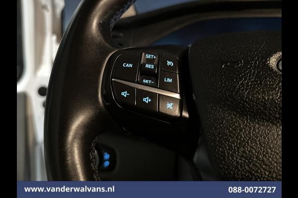 Ford Transit Custom 2.0 TDCI 131pk L2H1 Euro6 Airco | LED | Apple Carplay | Cruisecontrol | 2800kg Trekhaak Parkeersensoren, Stoelverwarming, Verwarmde voorruit, Bijrijdersbank