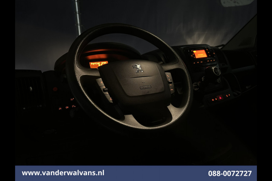 Peugeot Boxer 2.2 BlueHDi 165pk Bakwagen 434cm Lang Laadklep Euro6 Airco | Camera | Cruisecontrol Bijrijdersbank, 910kg laadvermogen