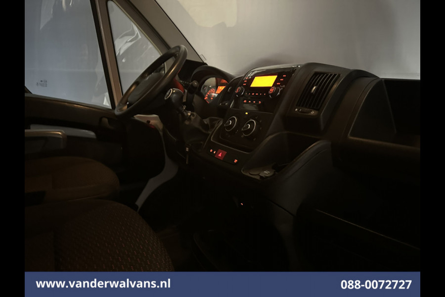 Peugeot Boxer 2.2 BlueHDi 141pk Bakwagen 428cm Lang Laadklep Euro6 Airco | Camera | 1085kg laadvermogen Bijrijdersbank