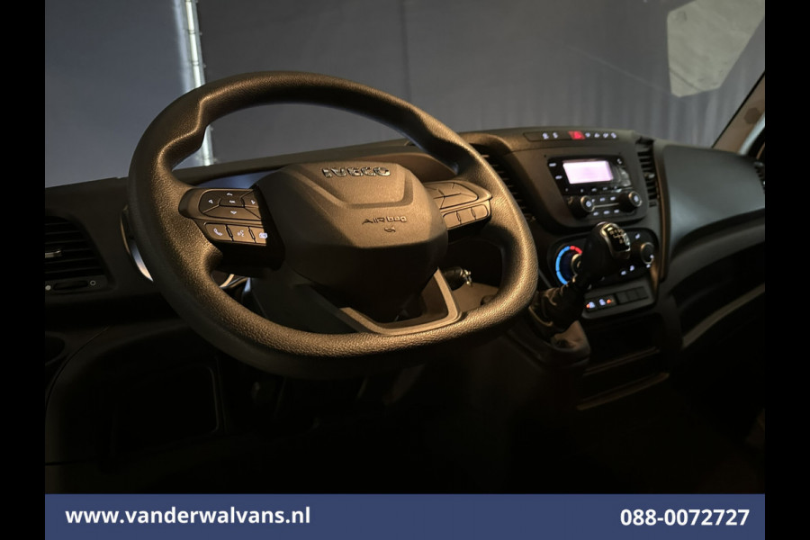 Iveco Daily 35C16H 157pk Dubbel Lucht Bakwagen 4.35m lang Laadklep Euro6 Airco | 980kg laadvermogen Bijrijdersbank