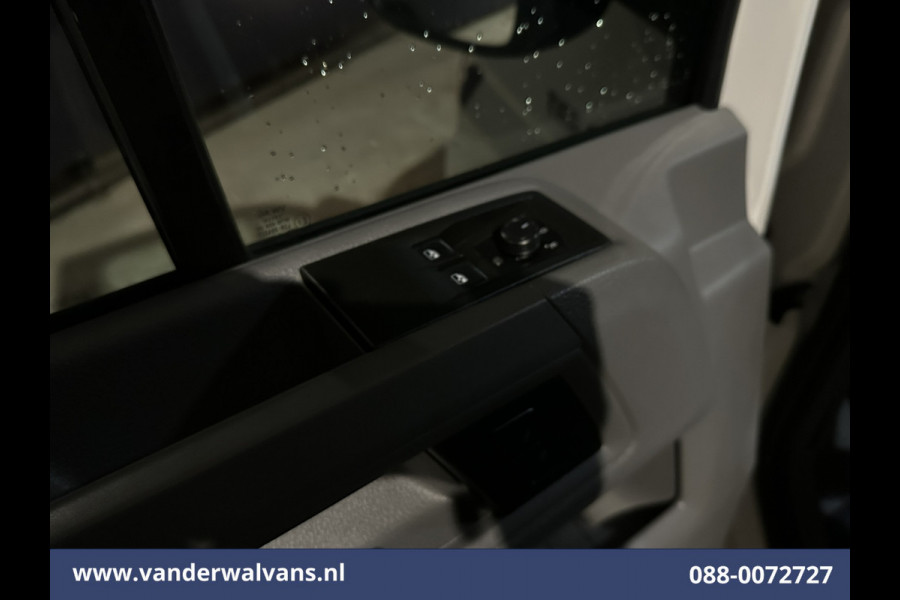 Volkswagen Crafter 2.0 141pk Bakwagen Laadklep Euro6 Airco | Apple Carplay | Android Auto Bijrijdersbank, 969kg laadvermogen