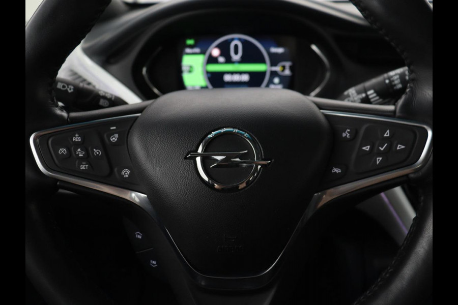 Opel Ampera-E Executive 60 kWh | 71.200km NAP | Leder | Stoelverwarming | Carplay | Camera | Xenon | Achterbankverwarming | Keyless | Park Assist | Climate control | Side Assist
