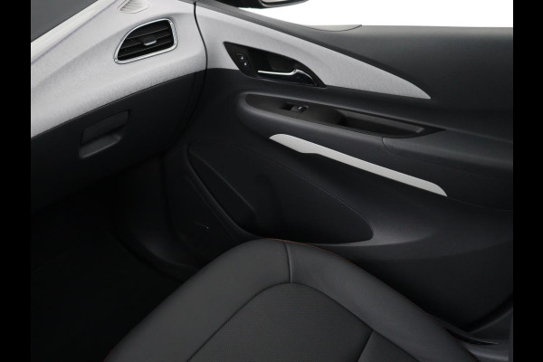 Opel Ampera-E Executive 60 kWh | 71.200km NAP | Leder | Stoelverwarming | Carplay | Camera | Xenon | Achterbankverwarming | Keyless | Park Assist | Climate control | Side Assist