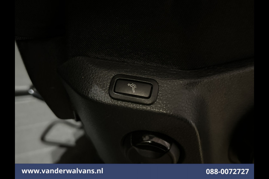 Volkswagen Crafter 2.0 TDI 141pk L3H3 L2H2 Euro6 Airco | Camera | Apple Carplay | Massagestoel | Cruisecontrol Android Auto, Chauffeurstoel