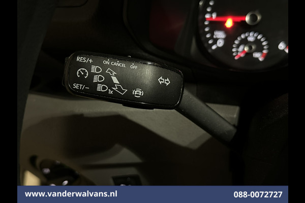 Volkswagen Crafter 2.0 TDI 141pk L3H3 L2H2 Euro6 Airco | Camera | Apple Carplay | Massagestoel | Cruisecontrol Android Auto, Chauffeurstoel