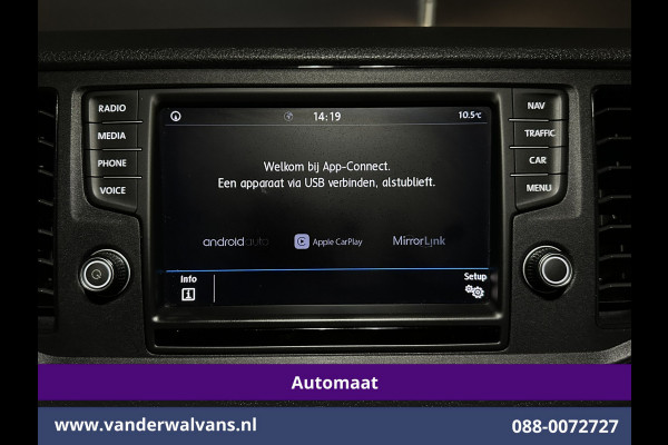 Volkswagen Crafter 2.0 TDI 141pk Automaat L3H3 L2H2 Euro6 Airco | Camera | Navigatie | 3000kg Trekhaak | Imperiaal | Apple Carplay Chauffeursstoel, Cruisecontrol, Android Auto, Parkeersensoren