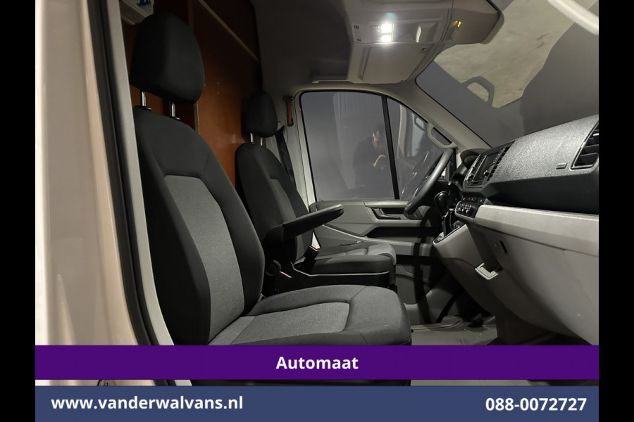 Volkswagen Crafter 2.0 TDI 141pk Automaat L3H3 L2H2 Euro6 Airco | Camera | Navigatie | 3000kg Trekhaak | Imperiaal | Apple Carplay Chauffeursstoel, Cruisecontrol, Android Auto, Parkeersensoren