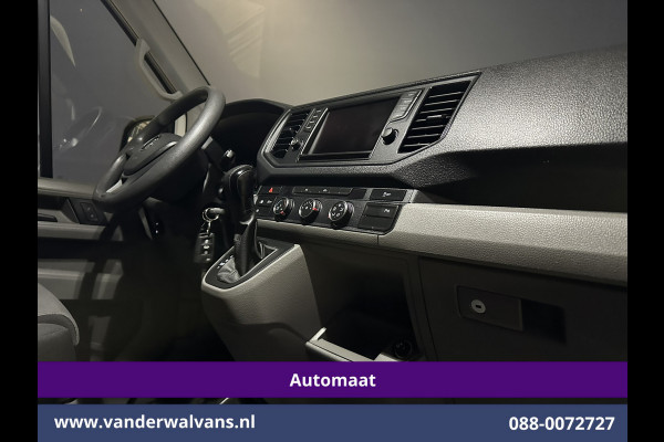 Volkswagen Crafter 2.0 TDI 141pk Automaat L3H3 L2H2 Euro6 Airco | Camera | Navigatie | 3000kg Trekhaak | Imperiaal | Apple Carplay Chauffeursstoel, Cruisecontrol, Android Auto, Parkeersensoren