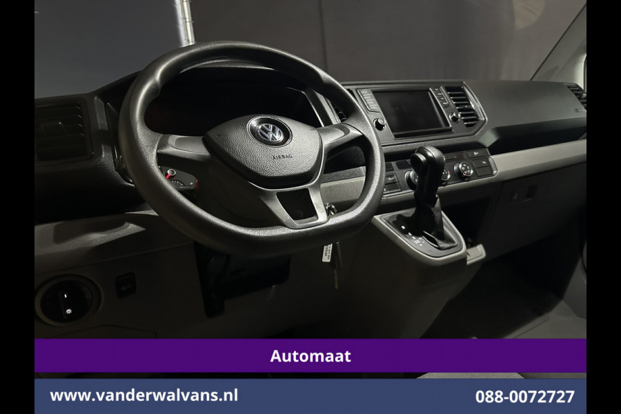Volkswagen Crafter 2.0 TDI 141pk Automaat L3H3 L2H2 Euro6 Airco | Camera | Navigatie | 3000kg Trekhaak | Imperiaal | Apple Carplay Chauffeursstoel, Cruisecontrol, Android Auto, Parkeersensoren