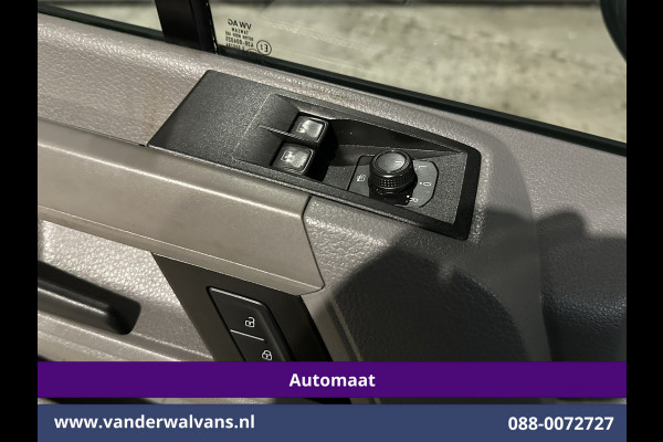 Volkswagen Crafter 2.0 TDI 141pk Automaat L3H3 L2H2 Euro6 Airco | Camera | Navigatie | 3000kg Trekhaak | Imperiaal | Apple Carplay Chauffeursstoel, Cruisecontrol, Android Auto, Parkeersensoren