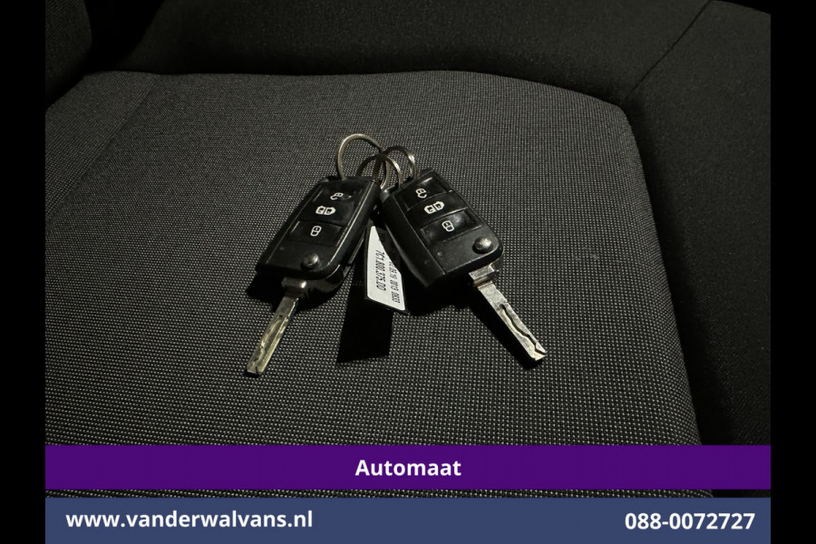 Volkswagen Crafter 2.0 TDI 141pk Automaat L3H3 L2H2 Euro6 Airco | Camera | Navigatie | 3000kg Trekhaak | Imperiaal | Apple Carplay Chauffeursstoel, Cruisecontrol, Android Auto, Parkeersensoren