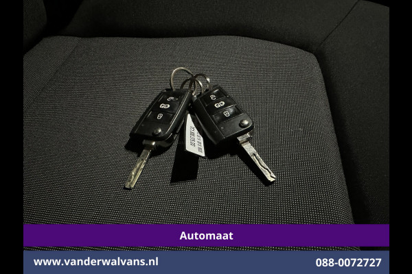Volkswagen Crafter 2.0 TDI 141pk Automaat L3H3 L2H2 Euro6 Airco | Camera | Navigatie | 3000kg Trekhaak | Imperiaal | Apple Carplay Chauffeursstoel, Cruisecontrol, Android Auto, Parkeersensoren