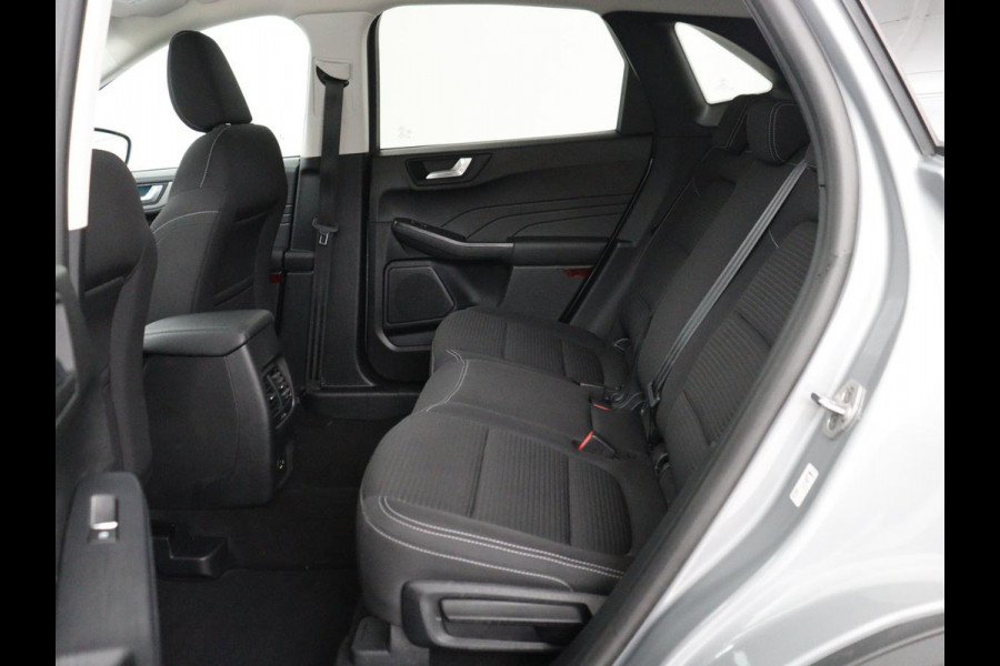 Ford Kuga 2.5 PHEV Titanium | SOH 87,5% | Trekhaak | Camera | Carplay | Navigatie | Climate control | Cruise control | Bluetooth | Keyless | Digital Cockpit | Plug in
