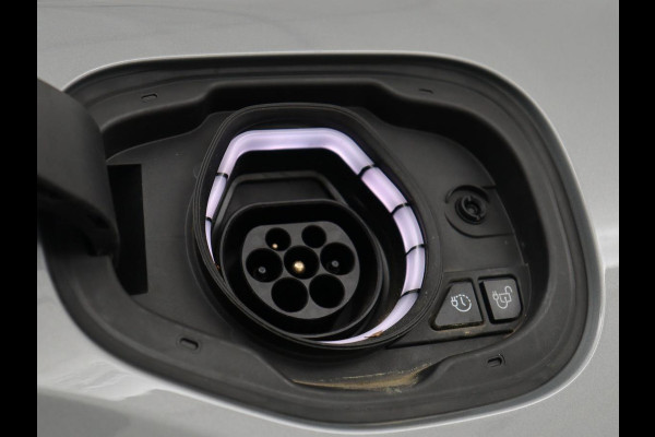 Ford Kuga 2.5 PHEV Titanium | SOH 87,5% | Trekhaak | Camera | Carplay | Navigatie | Climate control | Cruise control | Bluetooth | Keyless | Digital Cockpit | Plug in