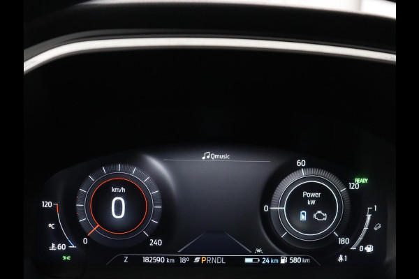 Ford Kuga 2.5 PHEV Titanium | SOH 87,5% | Trekhaak | Camera | Carplay | Navigatie | Climate control | Cruise control | Bluetooth | Keyless | Digital Cockpit | Plug in