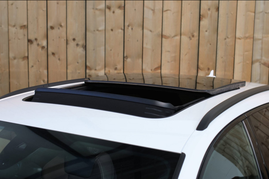 Audi A4 Avant 40 TFSI S-Line Black Edition *Pano*Camera*Keyless*Matrix Led*Elek. Stoelen*