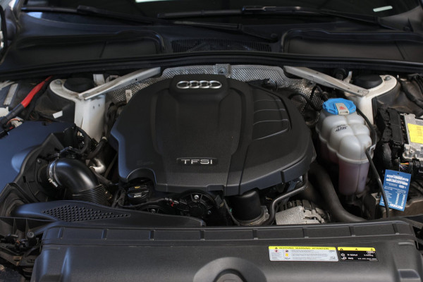 Audi A4 Avant 40 TFSI S-Line Black Edition *Pano*Camera*Keyless*Matrix Led*Elek. Stoelen*