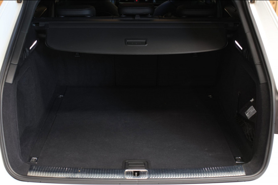 Audi A4 Avant 40 TFSI S-Line Black Edition *Pano*Camera*Keyless*Matrix Led*Elek. Stoelen*