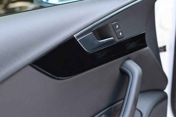 Audi A4 Avant 40 TFSI S-Line Black Edition *Pano*Camera*Keyless*Matrix Led*Elek. Stoelen*