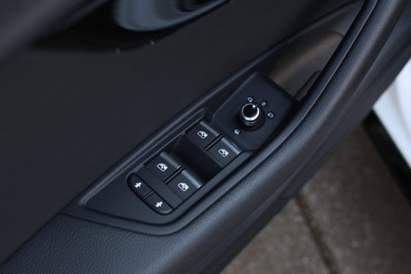 Audi A4 Avant 40 TFSI S-Line Black Edition *Pano*Camera*Keyless*Matrix Led*Elek. Stoelen*