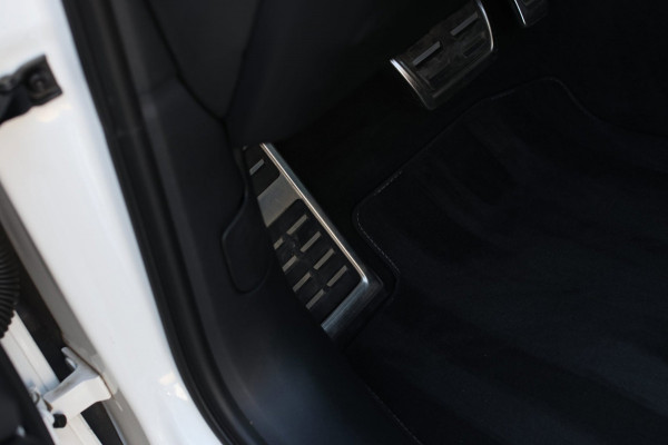 Audi A4 Avant 40 TFSI S-Line Black Edition *Pano*Camera*Keyless*Matrix Led*Elek. Stoelen*