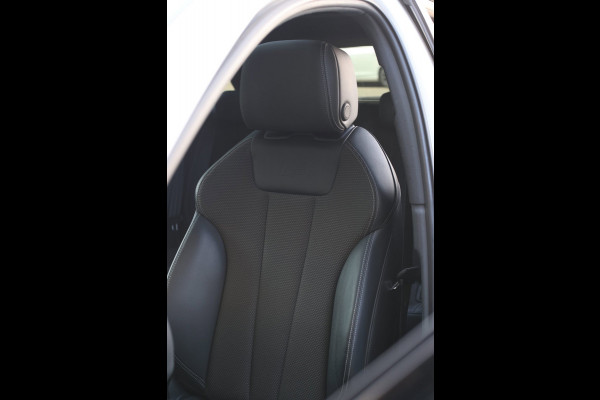 Audi A4 Avant 40 TFSI S-Line Black Edition *Pano*Camera*Keyless*Matrix Led*Elek. Stoelen*