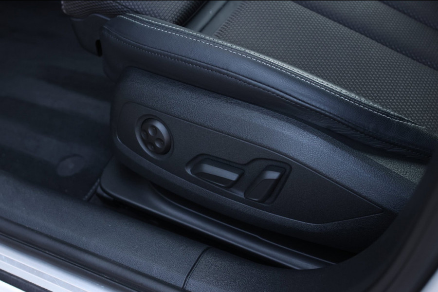 Audi A4 Avant 40 TFSI S-Line Black Edition *Pano*Camera*Keyless*Matrix Led*Elek. Stoelen*