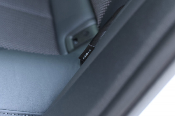 Audi A4 Avant 40 TFSI S-Line Black Edition *Pano*Camera*Keyless*Matrix Led*Elek. Stoelen*