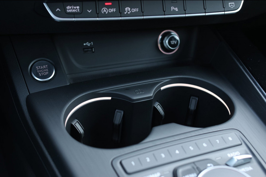 Audi A4 Avant 40 TFSI S-Line Black Edition *Pano*Camera*Keyless*Matrix Led*Elek. Stoelen*