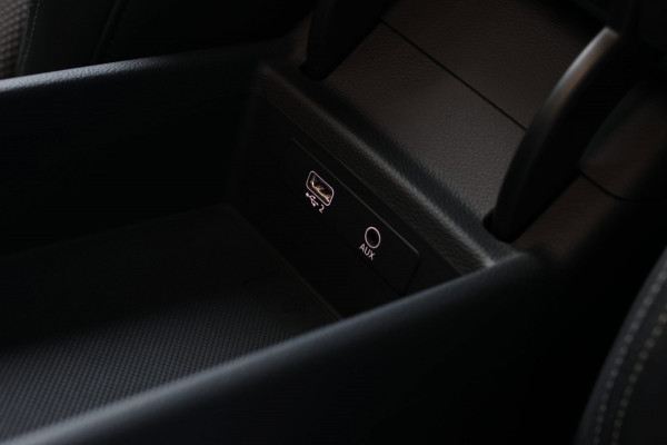 Audi A4 Avant 40 TFSI S-Line Black Edition *Pano*Camera*Keyless*Matrix Led*Elek. Stoelen*