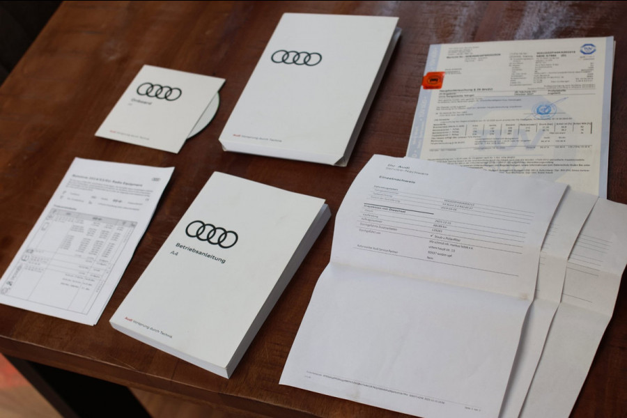 Audi A4 Avant 40 TFSI S-Line Black Edition *Pano*Camera*Keyless*Matrix Led*Elek. Stoelen*