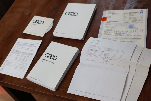 Audi A4 Avant 40 TFSI S-Line Black Edition *Pano*Camera*Keyless*Matrix Led*Elek. Stoelen*