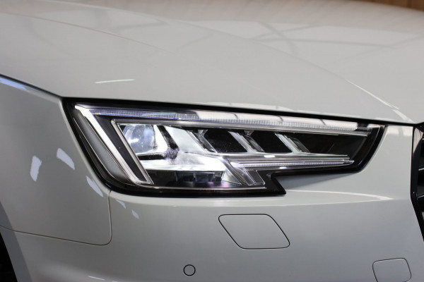 Audi A4 Avant 40 TFSI S-Line Black Edition *Pano*Camera*Keyless*Matrix Led*Elek. Stoelen*