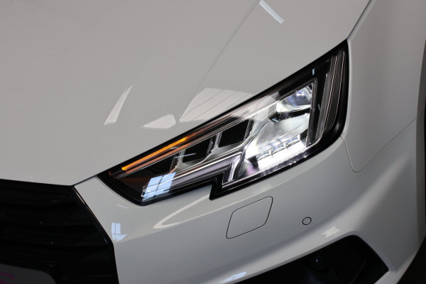 Audi A4 Avant 40 TFSI S-Line Black Edition *Pano*Camera*Keyless*Matrix Led*Elek. Stoelen*