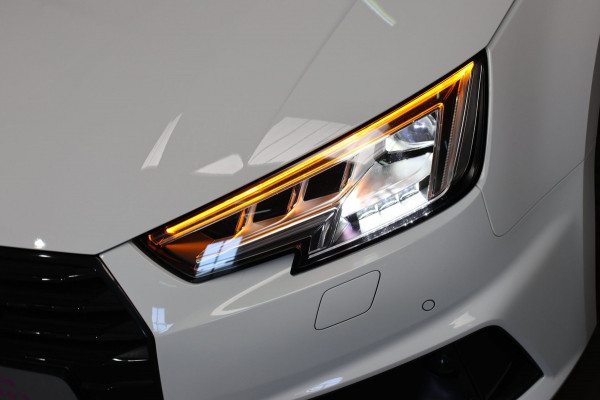 Audi A4 Avant 40 TFSI S-Line Black Edition *Pano*Camera*Keyless*Matrix Led*Elek. Stoelen*