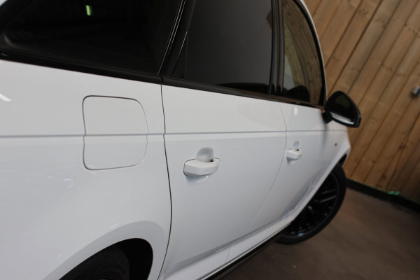 Audi A4 Avant 40 TFSI S-Line Black Edition *Pano*Camera*Keyless*Matrix Led*Elek. Stoelen*
