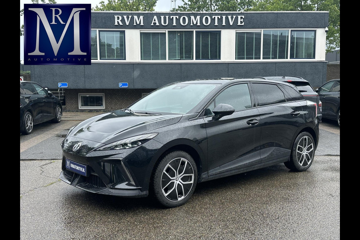 MG Mg4 electric Luxury 64 kWh SOH 95% | 10.000KM! |360 CAMERA| 7 JAAR MG GARANTIE T/M 07-2031| ELEK. STOEL| DODE HOEK SENSOR| STOEL + STUURVERWARMING| ADAPTIVE CRUISE CONTROL
