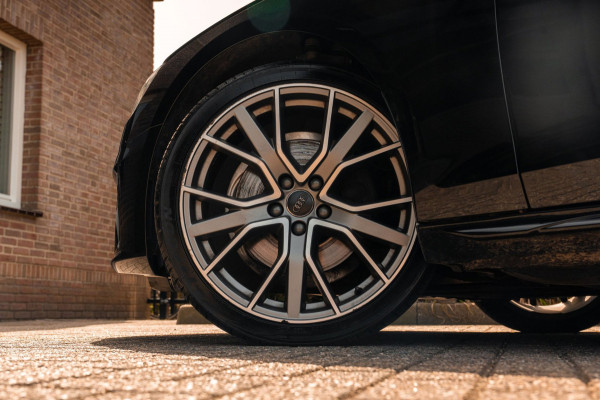 Audi A4 Avant 40 TFSI Launch Edition Sport 190 PK Aut. LED Leder Virtual Stoelverwarming 19''