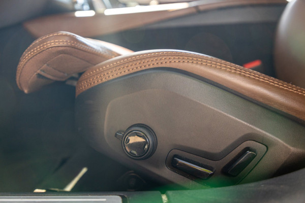 Volvo V90 2.0 T8 AWD Inscription I 91% I Btw I Luxe Leder I Trekhaak I Pine Grey