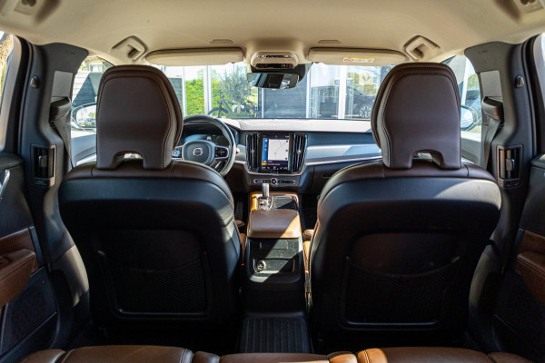 Volvo V90 2.0 T8 AWD Inscription I 91% I Btw I Luxe Leder I Trekhaak I Pine Grey