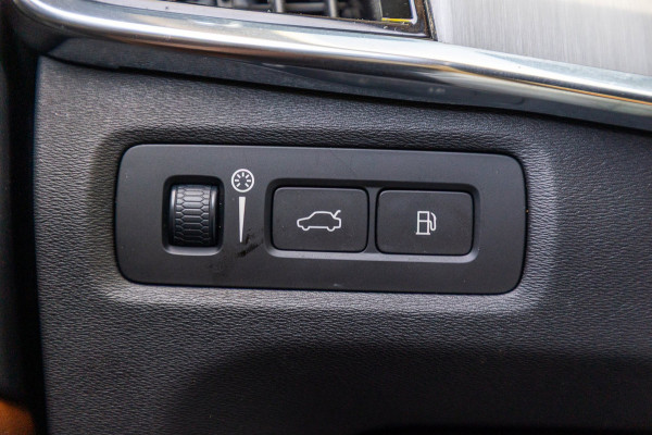 Volvo V90 2.0 T8 AWD Inscription I 91% I Btw I Luxe Leder I Trekhaak I Pine Grey