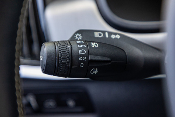 Volvo V90 2.0 T8 AWD Inscription I 91% I Btw I Luxe Leder I Trekhaak I Pine Grey