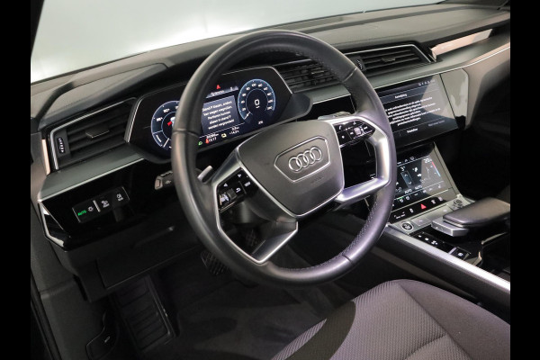 Audi e-tron 55 quattro Advanced edition 95 kWh 408 pk | SOH 94% | Navigatie | Trekhaak (afneembaar) | Parkeersensoren | Luchtvering | Stoelverwarming |
