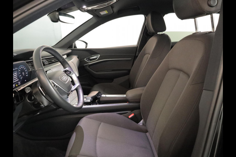 Audi e-tron 55 quattro Advanced edition 95 kWh 408 pk | SOH 94% | Navigatie | Trekhaak (afneembaar) | Parkeersensoren | Luchtvering | Stoelverwarming |