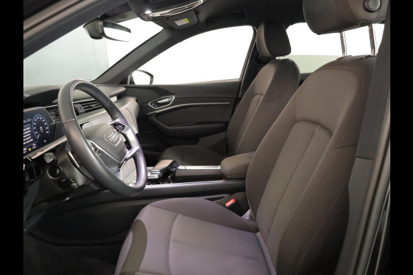 Audi e-tron 55 quattro Advanced edition 95 kWh 408 pk | SOH 94% | Navigatie | Trekhaak (afneembaar) | Parkeersensoren | Luchtvering | Stoelverwarming |