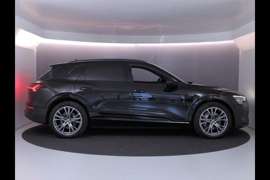 Audi e-tron 55 quattro Advanced edition 95 kWh 408 pk | SOH 94% | Navigatie | Trekhaak (afneembaar) | Parkeersensoren | Luchtvering | Stoelverwarming |